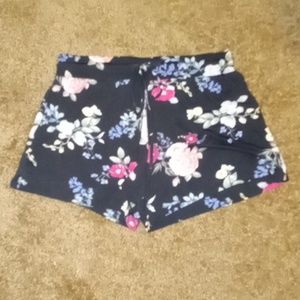 Junior black floral short size medium 10 to 12